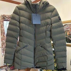 Women’s moose knuckles Rockcliffe down puffer jacket size XS